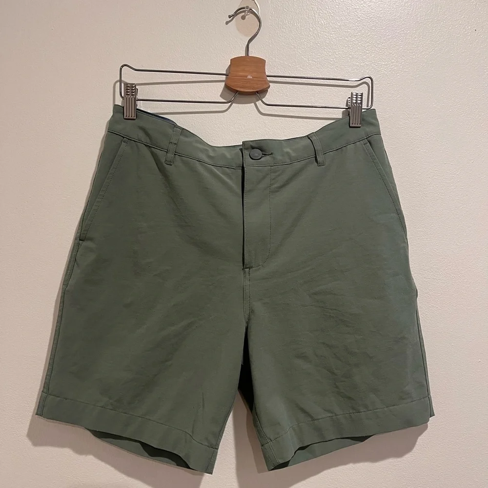 Faherty Men’s The All Day™ Short 2.0 7” Inseam in Trail Olive Size 31